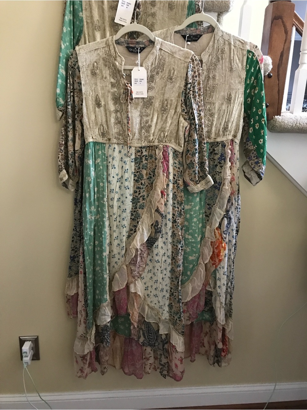 YOUNG THREADS NWT DRESS CREAM FLORAL VELVET SIZE SM MED LG